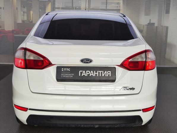 Ford Fiesta Mk6 Рестайлинг с пробегом 2015 года, цена 580 000 рублей, 195180 км, седан, Автокод Объявления
