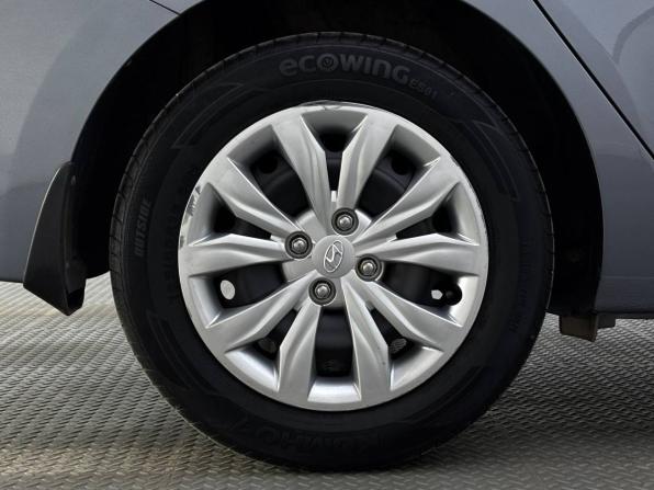 Hyundai Solaris II с пробегом 2017 года, цена 1 375 000 рублей, 173427 км, седан, Автокод Объявления
