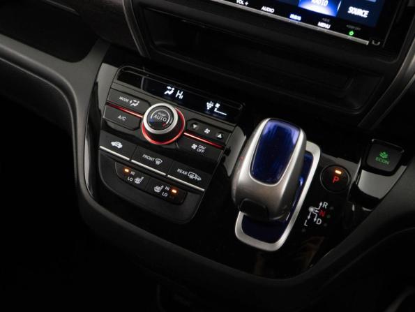 Honda Freed II с пробегом 2017 года, цена 1 400 000 рублей, 205439 км, компактвэн, Автокод Объявления