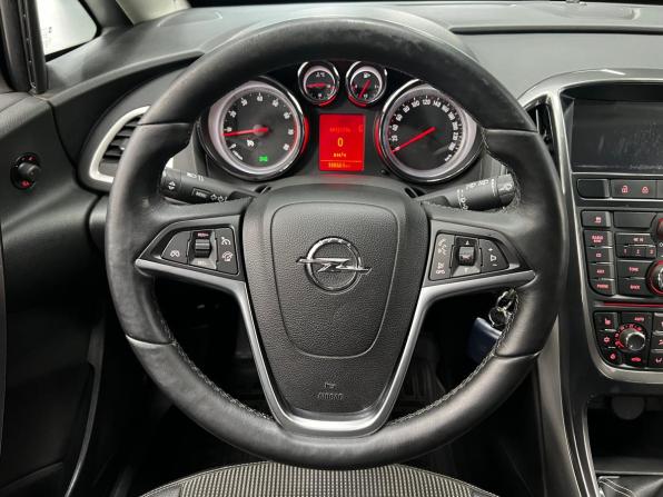 Opel Astra J Рестайлинг с пробегом 2013 года, цена 730 000 рублей, 188650 км, хэтчбек, Автокод Объявления