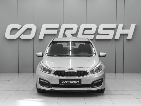 Kia Ceed II Рестайлинг с пробегом 2018 года, цена 1 319 000 рублей, 179623 км, хэтчбек, Автокод Объявления
