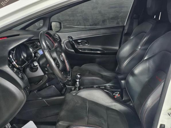 Kia Ceed GT I Рестайлинг с пробегом 2017 года, цена 1 555 000 рублей, 160600 км, хэтчбек, Автокод Объявления
