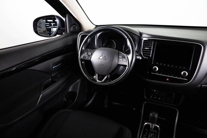 Mitsubishi Outlander III Рестайлинг 3 с пробегом 2021 года, цена 2 299 000 рублей, 169000 км, внедорожник, Автокод Объявления
