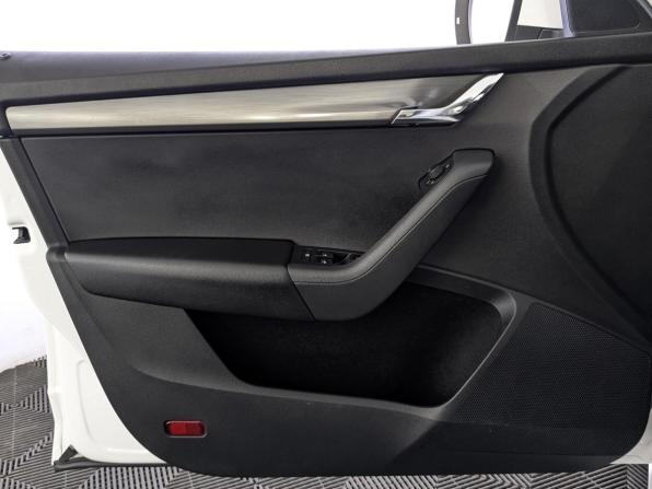 Skoda Octavia III (A7) Рестайлинг с пробегом 2020 года, цена 2 150 000 рублей, 47952 км, лифтбек, Автокод Объявления