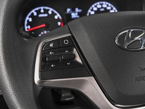 Hyundai Solaris II с пробегом 2017 года, цена 1 130 000 рублей, 215757 км, седан, Автокод Объявления