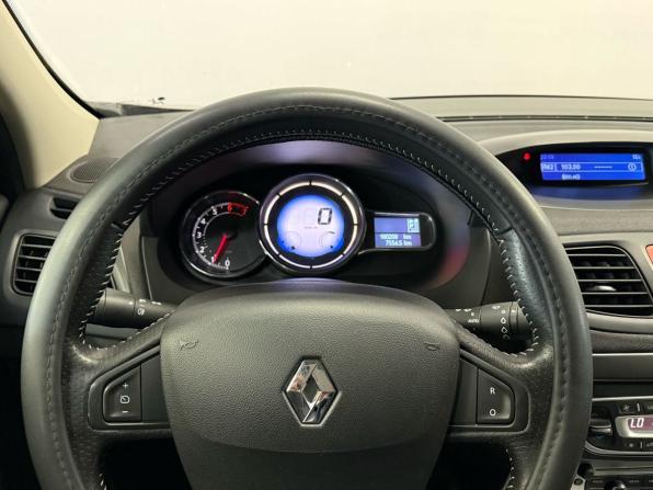 Renault Fluence I Рестайлинг с пробегом 2016 года, цена 720 000 рублей, 180136 км, седан, Автокод Объявления