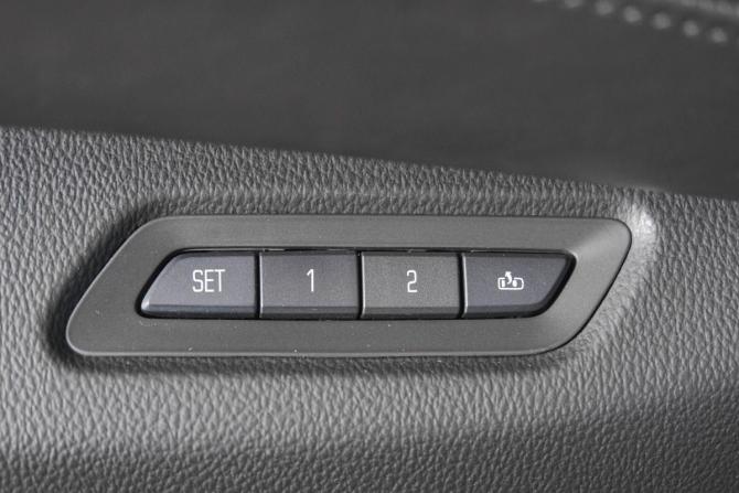 Cadillac Escalade IV с пробегом 2015 года, цена 3 949 000 рублей, 133150 км, внедорожник, Автокод Объявления