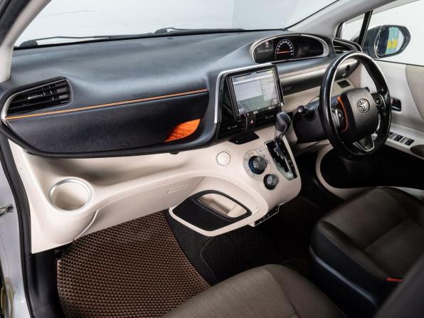 Toyota Sienta II с пробегом 2018 года, цена 1 080 000 рублей, 195576 км, компактвэн, Автокод Объявления