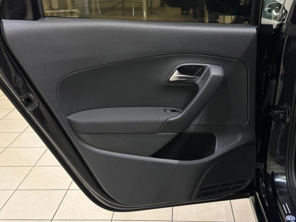Volkswagen Polo V Рестайлинг с пробегом 2015 года, цена 1 130 000 рублей, 111401 км, седан, Автокод Объявления
