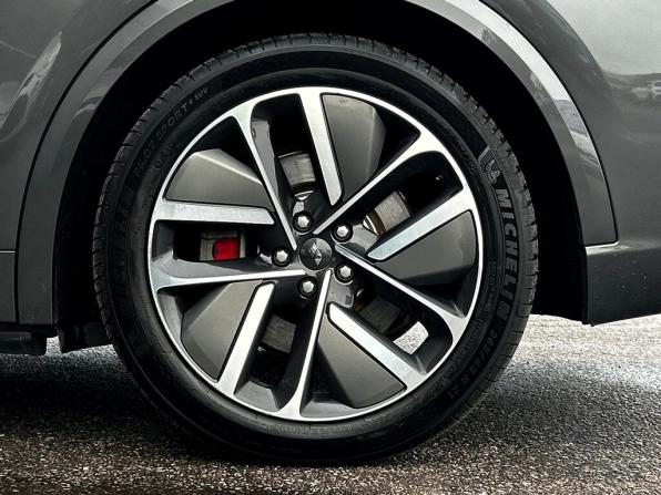 Li Auto (Lixiang) L9 I Рестайлинг с пробегом 2024 года, цена 7 400 000 рублей, 74550 км, внедорожник, Автокод Объявления