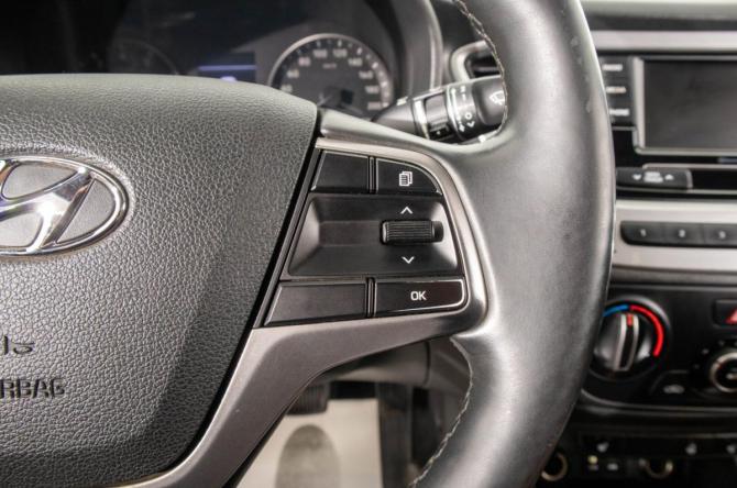 Hyundai Solaris II с пробегом 2018 года, цена 1 359 000 рублей, 152000 км, седан, Автокод Объявления