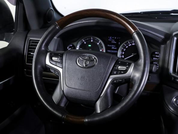 Toyota Land Cruiser 200 Series Рестайлинг 2 с пробегом 2017 года, цена 6 590 000 рублей, 163000 км, внедорожник, Автокод Объявления