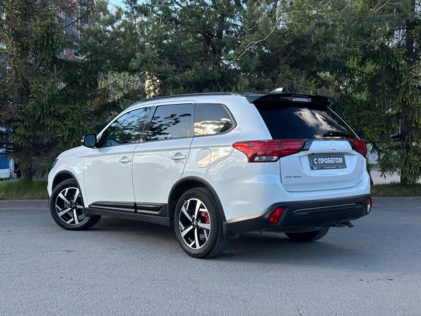Mitsubishi Outlander III Рестайлинг 3 с пробегом 2021 года, цена 2 499 000 рублей, 128126 км, внедорожник, Автокод Объявления