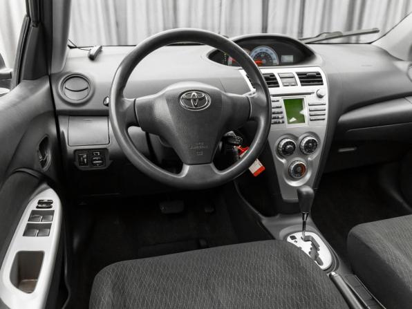 Toyota Yaris II с пробегом 2008 года, цена 660 000 рублей, 219250 км, седан, Автокод Объявления