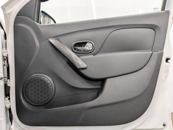 Renault Logan II Рестайлинг с пробегом 2021 года, цена 1 150 000 рублей, 65999 км, седан, Автокод Объявления
