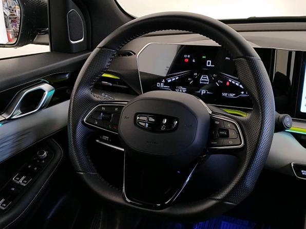 Geely Coolray I Рестайлинг с пробегом 2023 года, цена 1 989 000 рублей, 43167 км, внедорожник, Автокод Объявления
