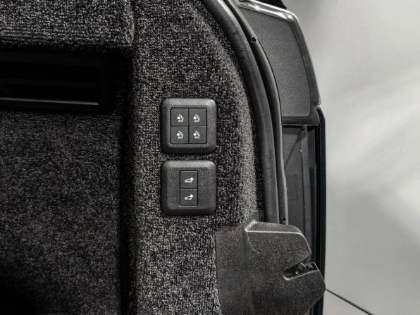 Land Rover Range Rover IV Рестайлинг с пробегом 2018 года, цена 5 590 000 рублей, 173800 км, внедорожник, Автокод Объявления