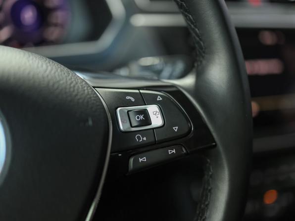 Volkswagen Tiguan II с пробегом 2018 года, цена 2 799 000 рублей, 180028 км, внедорожник, Автокод Объявления