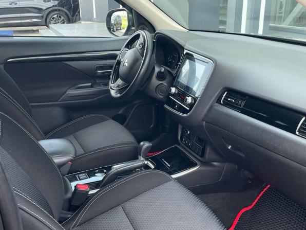 Mitsubishi Outlander III Рестайлинг 3 с пробегом 2021 года, цена 2 300 000 рублей, 100000 км, внедорожник, Автокод Объявления