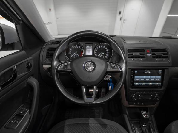 Skoda Yeti I Рестайлинг с пробегом 2014 года, цена 1 420 000 рублей, 138075 км, внедорожник, Автокод Объявления