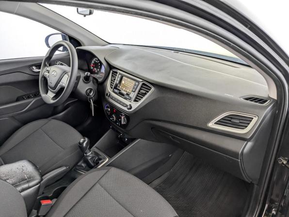 Hyundai Solaris II Рестайлинг с пробегом 2021 года, цена 1 400 000 рублей, 112328 км, седан, Автокод Объявления