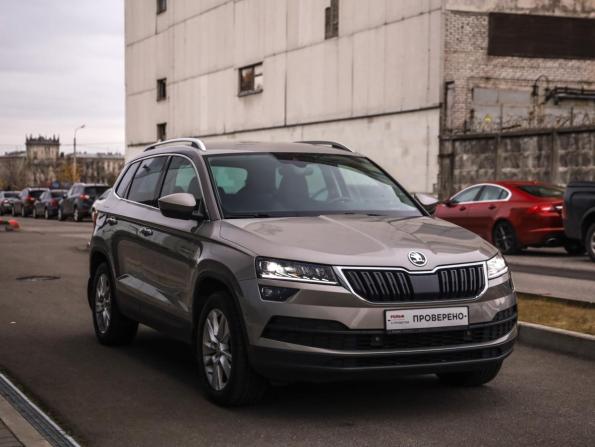 Skoda Karoq I с пробегом 2020 года, цена 2 449 000 рублей, 109210 км, внедорожник, Автокод Объявления