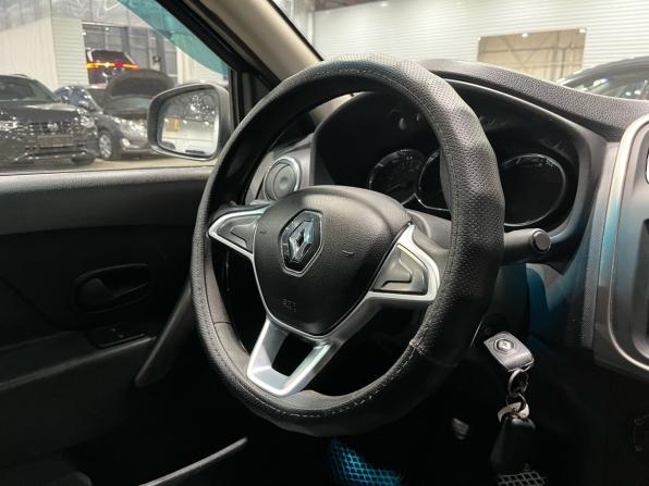 Renault Logan II Рестайлинг с пробегом 2018 года, цена 990 000 рублей, 86400 км, седан, Автокод Объявления