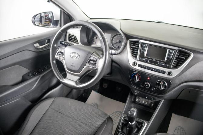 Hyundai Solaris II с пробегом 2017 года, цена 1 249 000 рублей, 170300 км, седан, Автокод Объявления