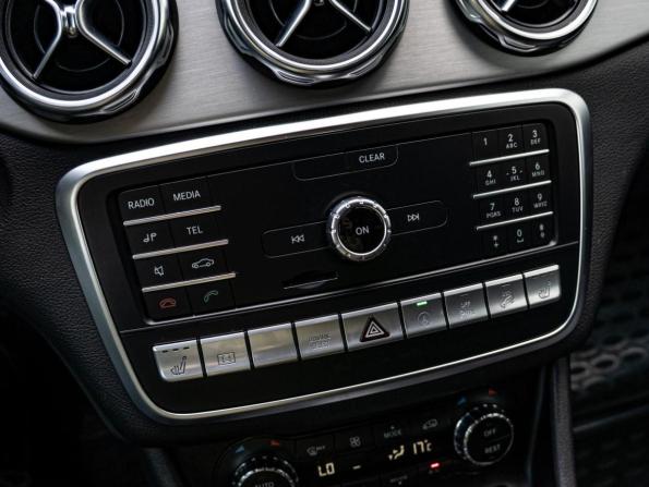 Mercedes-Benz GLA I (X156) Рестайлинг с пробегом 2018 года, цена 2 640 000 рублей, 80638 км, внедорожник, Автокод Объявления