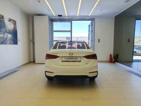 Hyundai Solaris II с пробегом 2017 года, цена 910 000 рублей, 207860 км, седан, Автокод Объявления