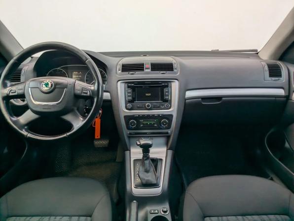 Skoda Octavia II (A5) Рестайлинг с пробегом 2012 года, цена 695 000 рублей, 328761 км, лифтбек, Автокод Объявления