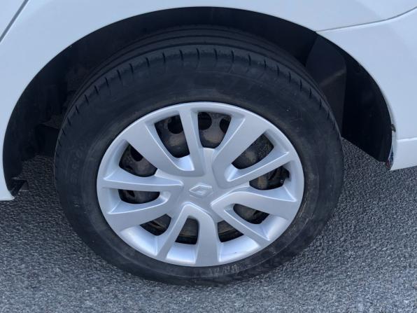 Renault Logan II Рестайлинг с пробегом 2019 года, цена 890 000 рублей, 72438 км, седан, Автокод Объявления