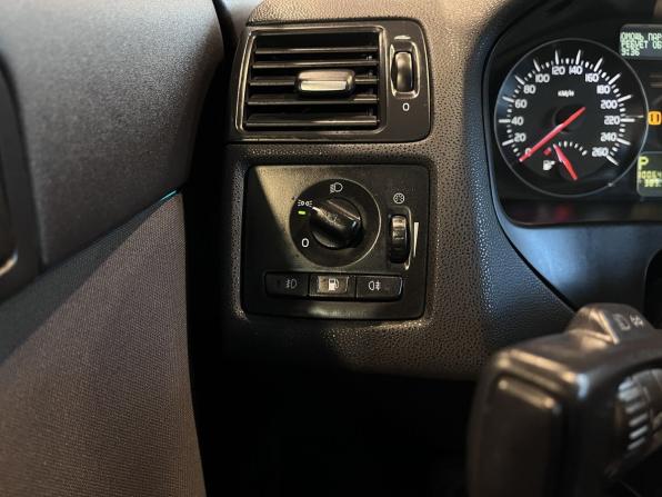 Volvo S40 II Рестайлинг с пробегом 2011 года, цена 468 000 рублей, 300647 км, седан, Автокод Объявления