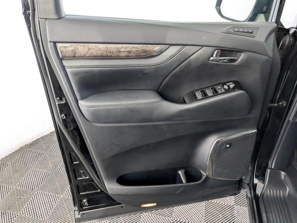 Toyota Alphard III Рестайлинг с пробегом 2021 года, цена 5 950 000 рублей, 127330 км, минивэн, Автокод Объявления