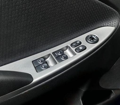 Hyundai Solaris I Рестайлинг с пробегом 2015 года, цена 1 149 000 рублей, 121063 км, хэтчбек, Автокод Объявления
