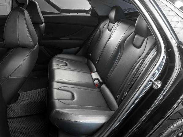 Hyundai Elantra VII (CN7) Рестайлинг с пробегом 2023 года, цена 1 999 000 рублей, 37781 км, седан, Автокод Объявления