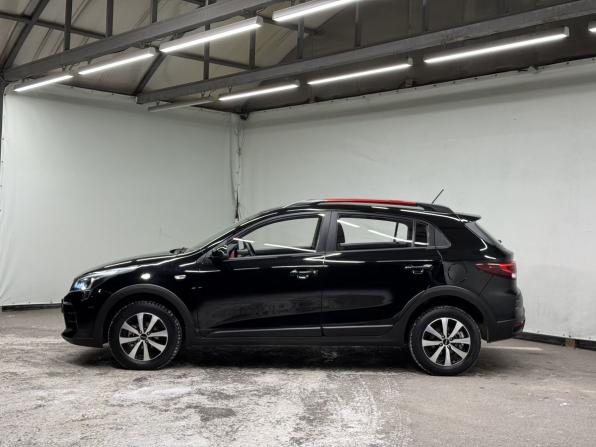 Kia Rio IV Рестайлинг с пробегом 2021 года, цена 1 550 000 рублей, 46180 км, хэтчбек, Автокод Объявления