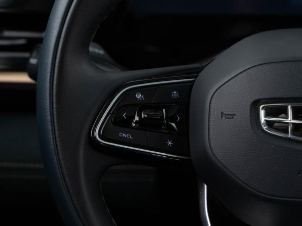 Geely Monjaro I с пробегом 2023 года, цена 3 149 046 рублей, 42243 км, внедорожник, Автокод Объявления