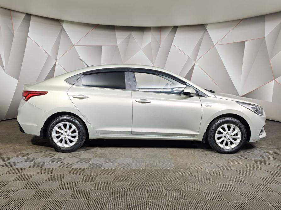 Hyundai Solaris II Москва  - изображение 6
