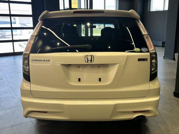 Honda Stream II Рестайлинг с пробегом 2009 года, цена 1 300 000 рублей, 238541 км, компактвэн, Автокод Объявления