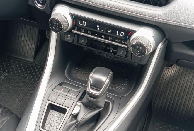 Toyota RAV4 V (XA50) с пробегом 2020 года, цена 2 390 000 рублей, 237519 км, внедорожник, Автокод Объявления