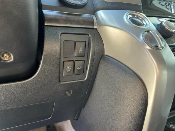 Toyota Land Cruiser 200 Series Рестайлинг 1 с пробегом 2013 года, цена 2 985 000 рублей, 240705 км, внедорожник, Автокод Объявления