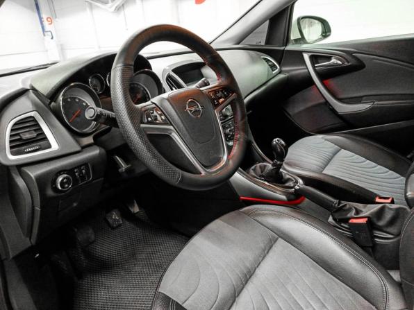 Opel Astra J Рестайлинг с пробегом 2013 года, цена 620 000 рублей, 247861 км, хэтчбек, Автокод Объявления