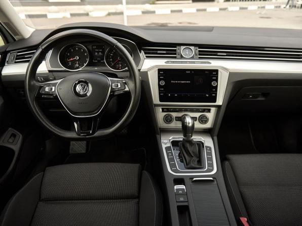 Volkswagen Passat B8 с пробегом 2019 года, цена 2 075 000 рублей, 121278 км, седан, Автокод Объявления