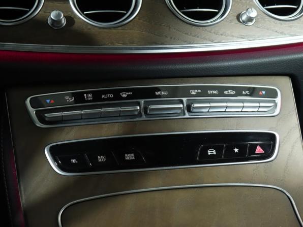 Mercedes-Benz E-Класс V (W213 S213 C238) Рестайлинг с пробегом 2021 года, цена 4 299 000 рублей, 79600 км, седан, Автокод Объявления