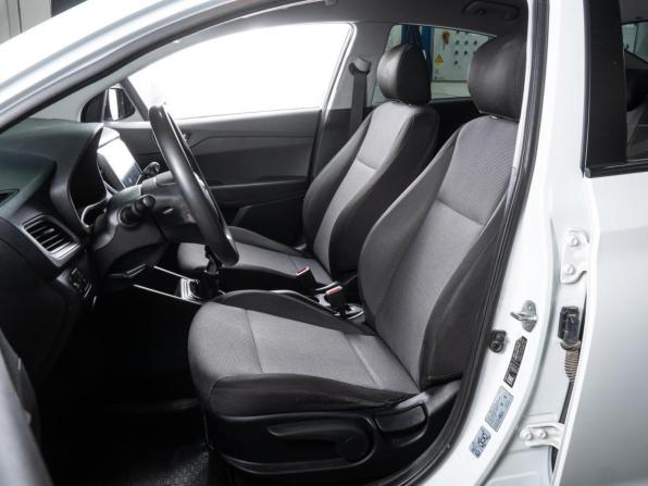 Hyundai Solaris II с пробегом 2017 года, цена 1 120 000 рублей, 105205 км, седан, Автокод Объявления