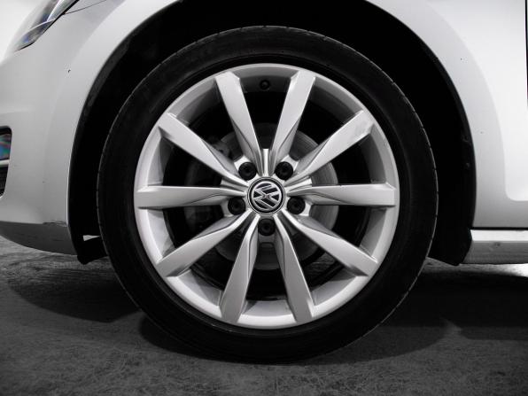 Volkswagen Golf VII с пробегом 2014 года, цена 1 335 000 рублей, 87207 км, универсал, Автокод Объявления