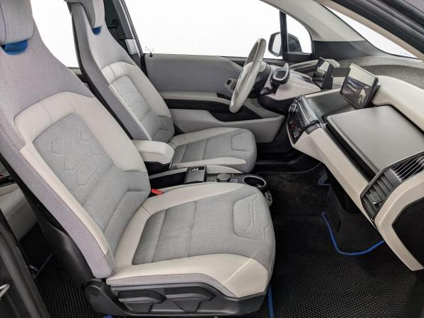 BMW i3 I (I01) Рестайлинг с пробегом 2018 года, цена 1 900 000 рублей, 92432 км, хэтчбек, Автокод Объявления