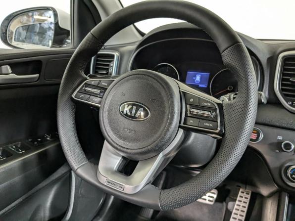 Kia Sportage IV Рестайлинг с пробегом 2018 года, цена 2 105 500 рублей, 99000 км, внедорожник, Автокод Объявления
