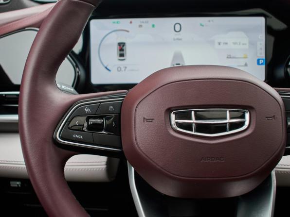 Geely Monjaro I с пробегом 2023 года, цена 3 095 000 рублей, 73121 км, внедорожник, Автокод Объявления